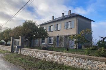 Cottage pour 14 personnes, avec jardin et terrasse à Montredon-Labessonnié