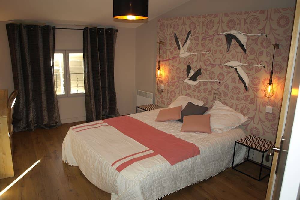 Appartement entier, A l'ombre du Duché, climatisé et calme, avec remise pour déposer les vélos. in Uzès, Région de Nîmes