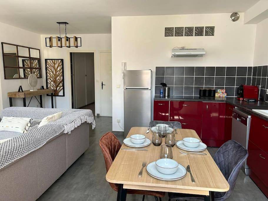 Appartement entier, Two-Bedroom Apartment in Vaison-la-Romaine, Parc naturel régional du Mont-Ventoux