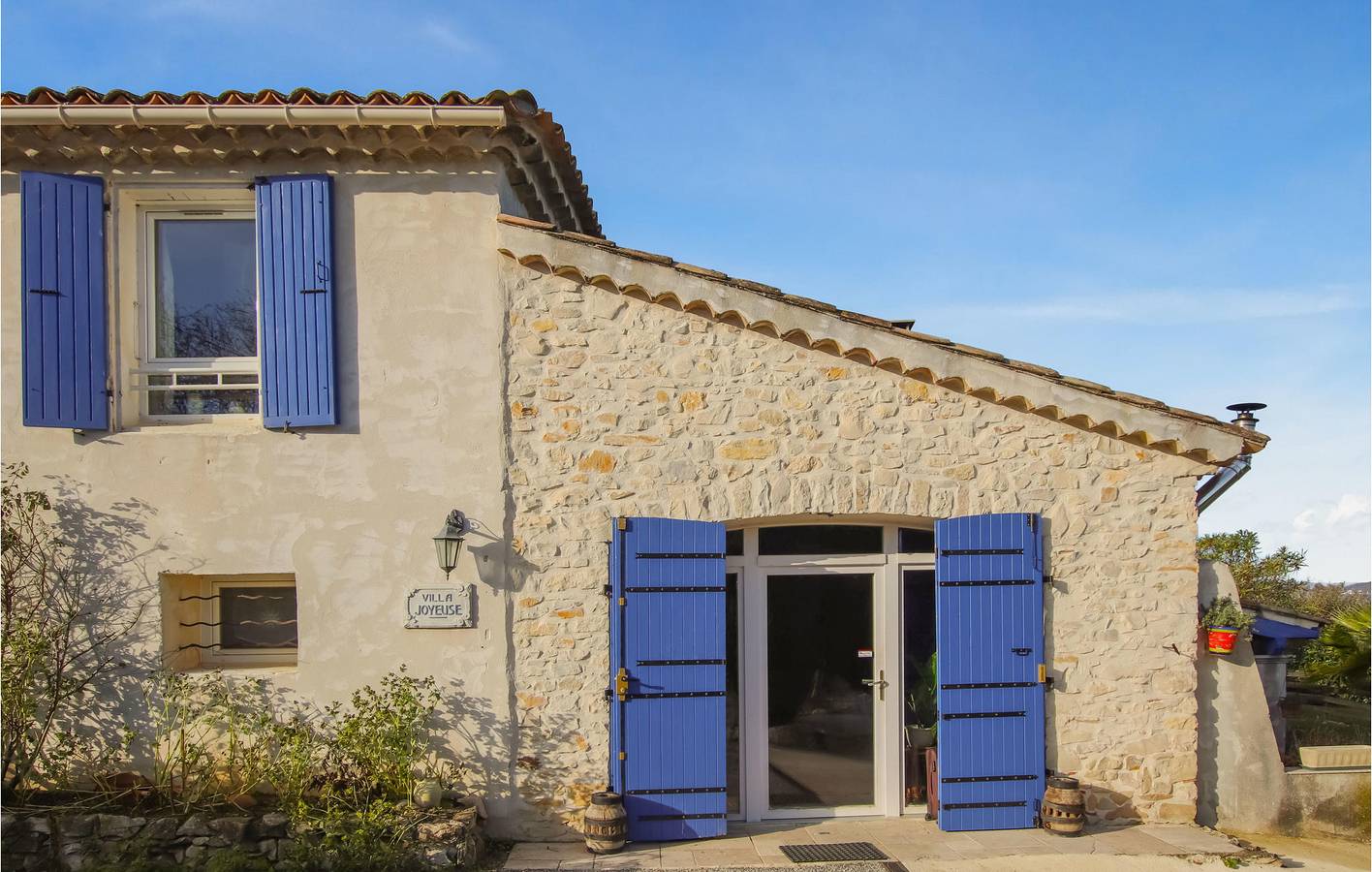 Appartement luxueux de 180 m² : Parking, TV, Piscine, WiFi in Sauzet, Région de nyons