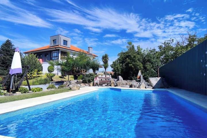 Location de vacances pour 20 personnes, avec Balcon ainsi que Jacuzzi et Jardin dans Tarouca