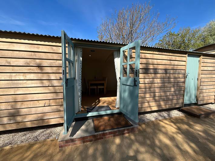 Hut for 4 people, with garden, with pets in Dorset
