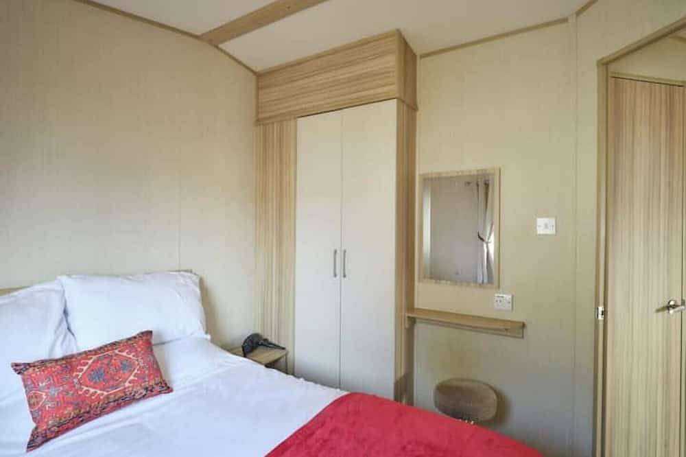 Lighthouse Retreat - A stones throw from West Mersea beach in Mersea Island, Colchester