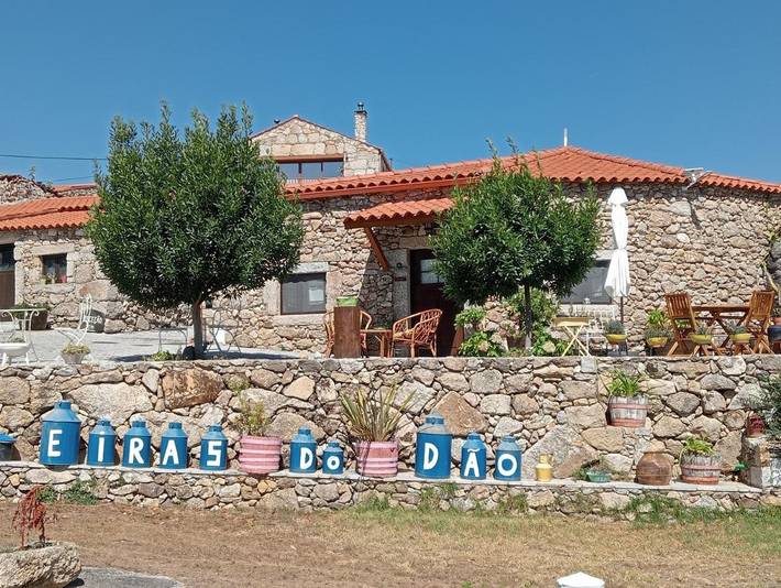Parc de vacances pour 3 personnes, avec Terrasse ainsi que Jardin et Vue dans Penalva do Castelo