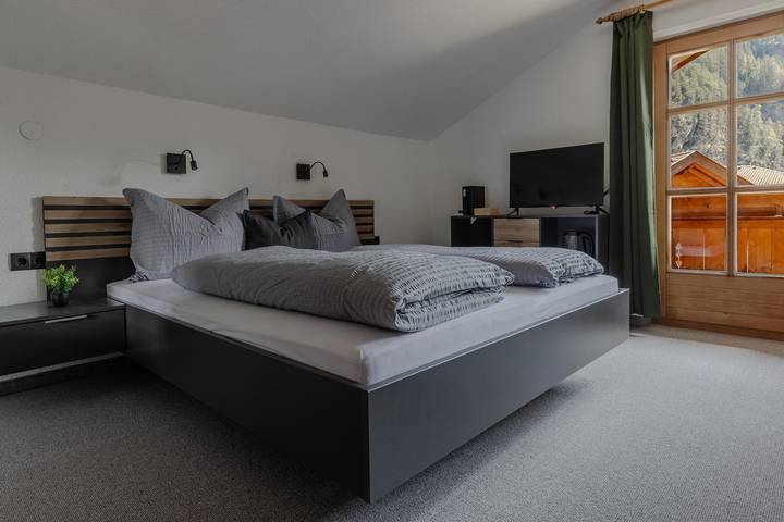 Ferienwohnung für 2 Personen, mit Balkon und Terrasse sowie Garten in Längenfeld - 3