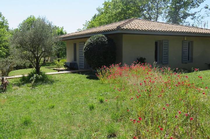Cottage pour 4 personnes, avec terrasse et jardin à Sauzet (Gard)