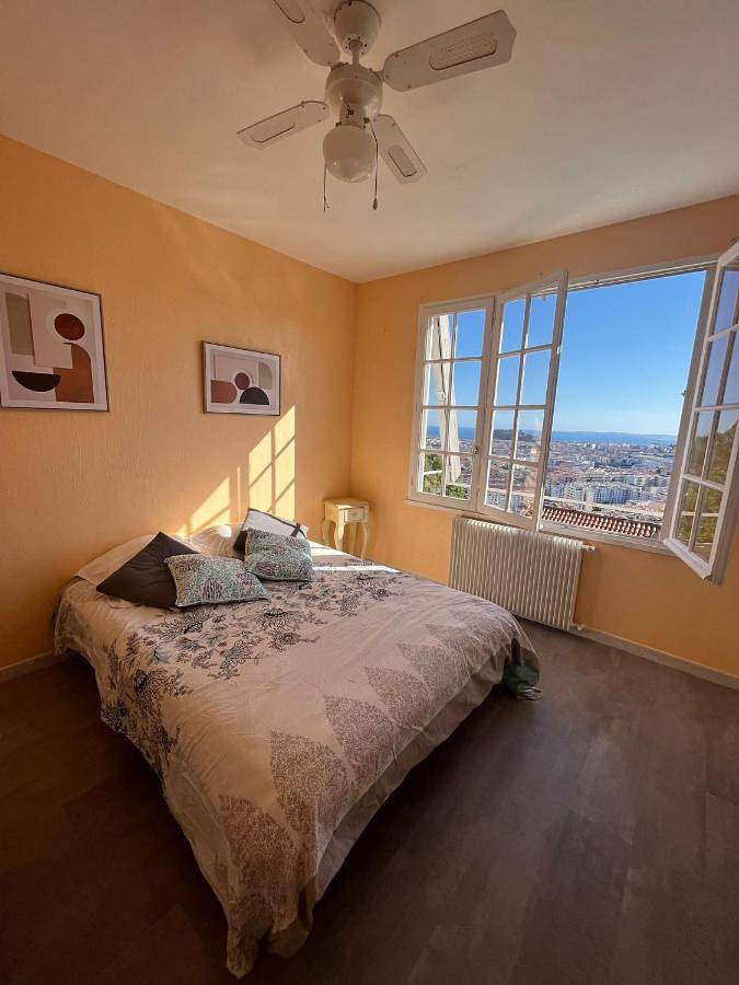 Gîte pour 6 personnes, avec terrasse et vue dans Saint-Roch - 4