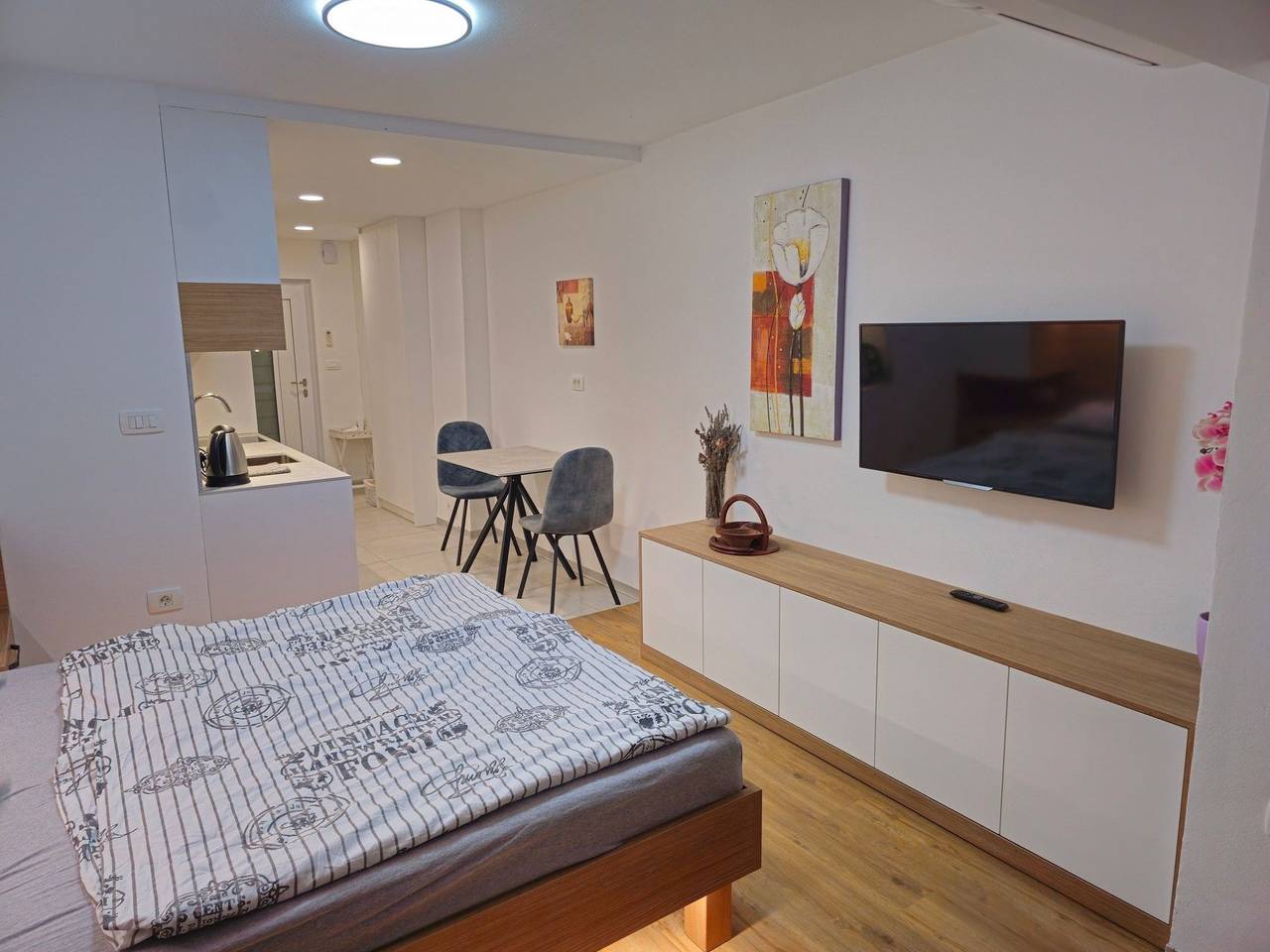Entire apartment, Dobrava Sea View Apartment with Terrace - Studio Apartment with Terrace in Izola, Slovene Riviera