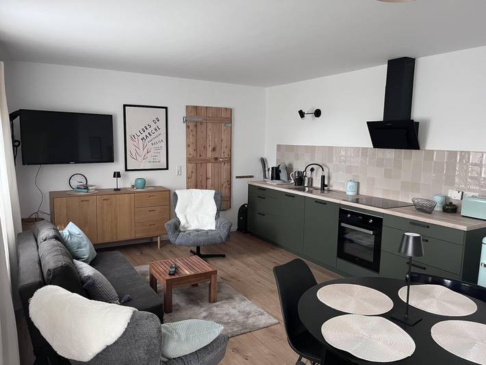 Ganze Ferienwohnung, Appartement, 1 Schlafzimmer, 1 Wohn-Koch-Esszimmer, Badezimmer in Höhn, Westerburg & Umgebung