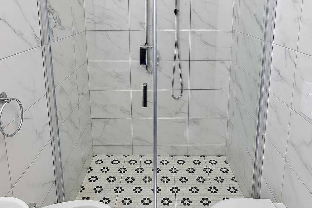 Apartmentcomplete with kitchen and personal bathroom located downtown in Bari, Bari Province