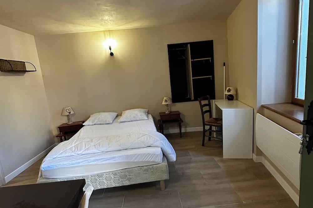 Entire apartment, Studio 2 \"Aux volets bleus\" Cosy studio at the foot of the Pyrenees in Aulus-les-Bains, Parc naturel régional des Pyrénées ariégeoises