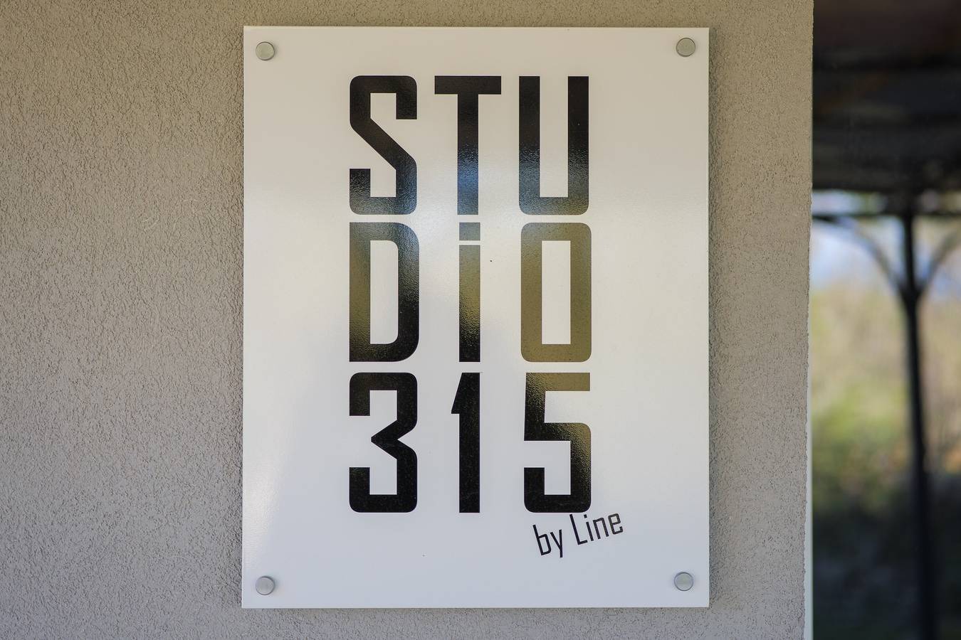 Chambre d'hôtes '315' avec vue sur la montagne, piscine privée et Wi-Fi in Villeneuve-de-Berg, Ardèche