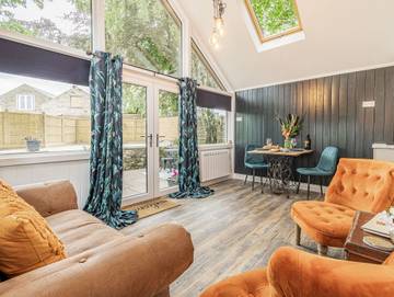 Log Cabin for 2 People in Tansley, Derbyshire, Photo 2