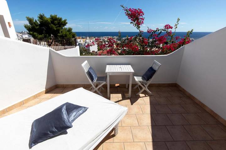 Chambre d’hôte pour 2 personnes, avec vue ainsi que jardin et piscine à Santa Eulària des Riu - 4