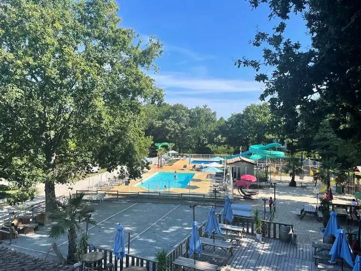 Wohnwagen für 4 Personen, mit Pool und Terrasse in Grayan-et-l'Hôpital - 2