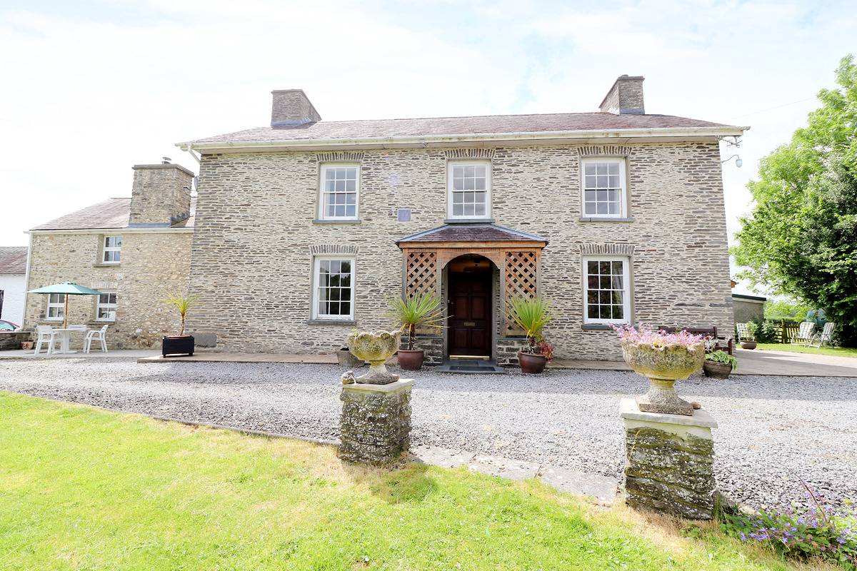 Dolau Farmhouse in Ceredigion