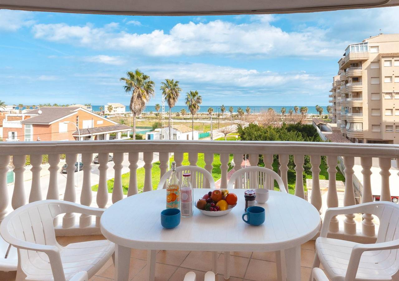 Apartamento vacacional entero, Begonia - Apartamento con vistas al mar en Daimuz. Wifi Gratis in Daimuz, Costa de Valencia