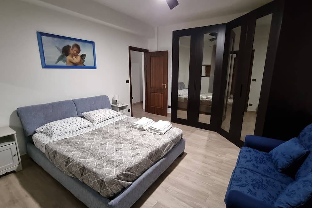 Entire apartment, The house on the boulevard in Reggio Calabria, Tyrrhenian Coast Kalabria