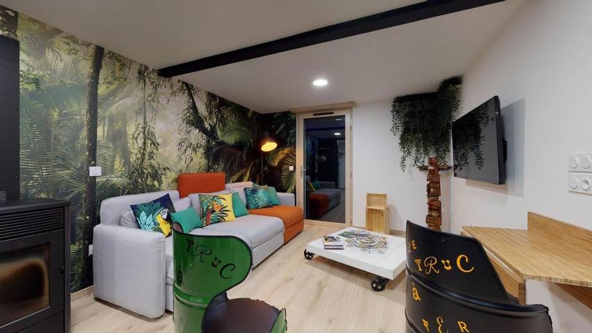 Gîte pour 8 personnes, avec jardin, animaux acceptés à Crançot