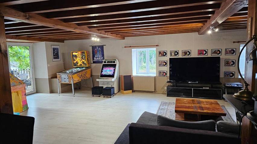 Location de vacances pour 12 personnes, avec jardin ainsi que vue et terrasse, animaux acceptés à Usson-en-Forez - 3