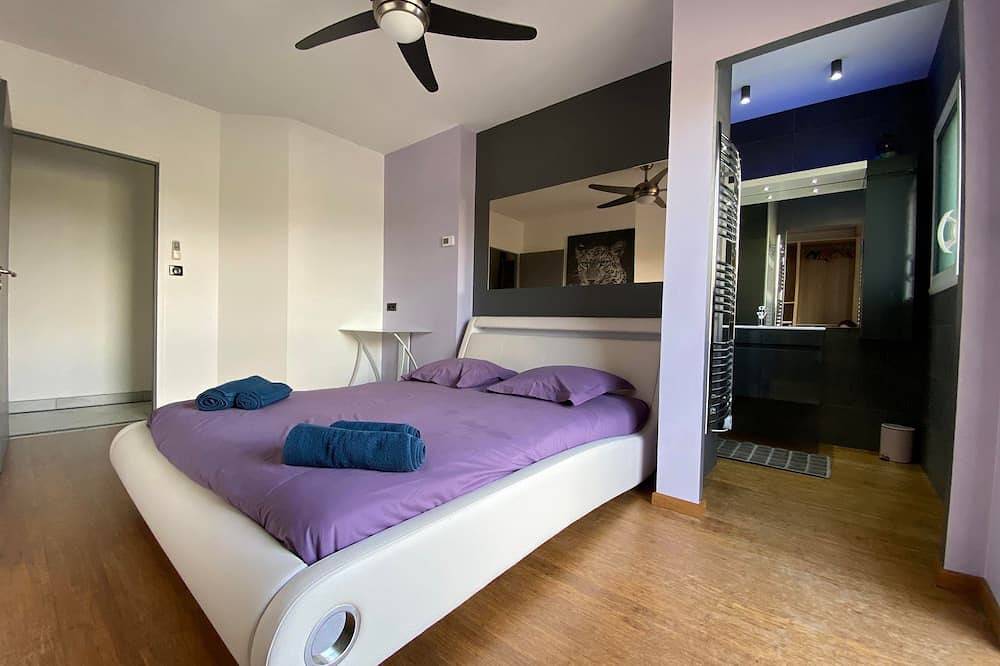 Villa Naeva avec piscine, Jacuzzi 10 places, Ping pong, plancha et Brasero in Agnac, Région de Marmande
