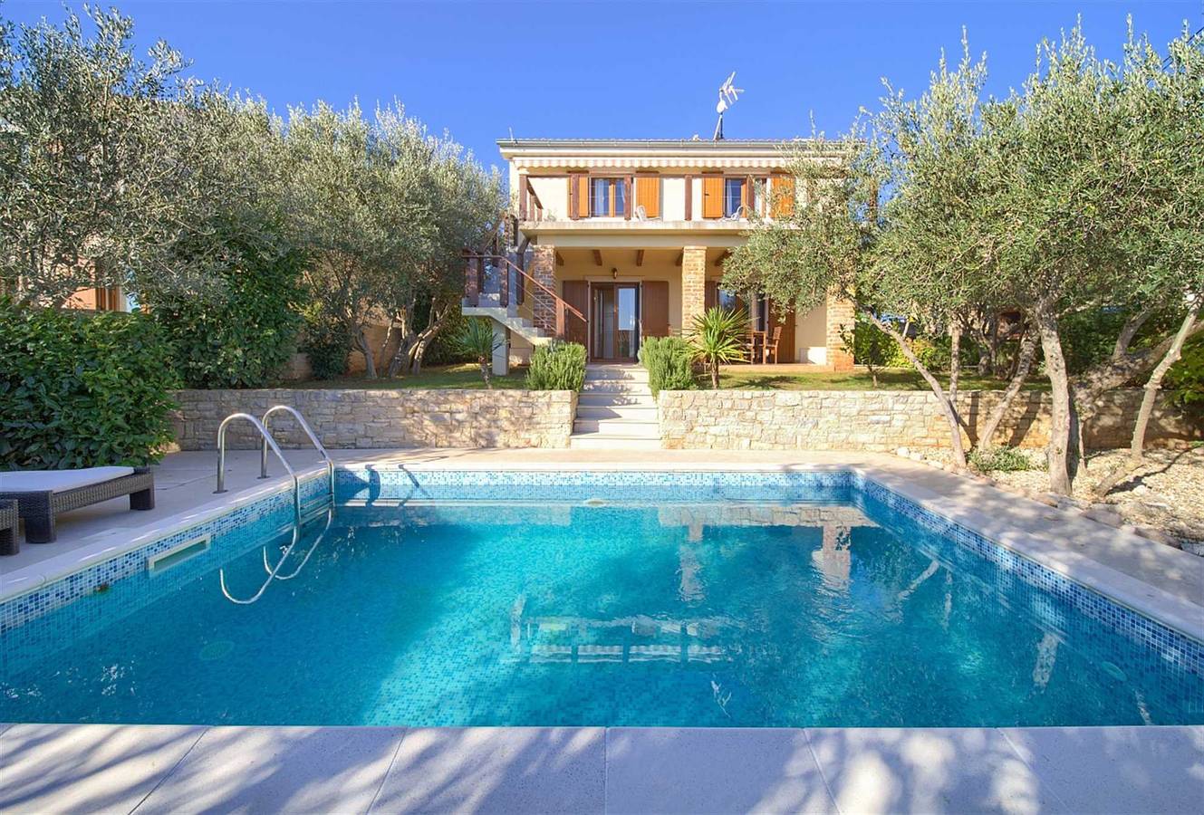 Villa Rustika mit Pool & wunderschönem Meerblick in Dobrinj, Krk