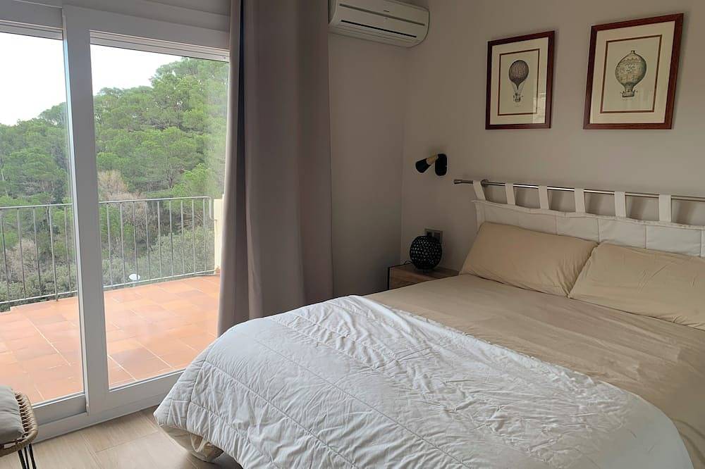 Family home with cottage, superb sea view, private pool, Sa Tuna in sa Tuna, Begur