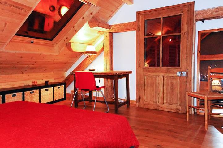 Location de vacances pour 10 personnes, avec jardin à Lathuile - 3