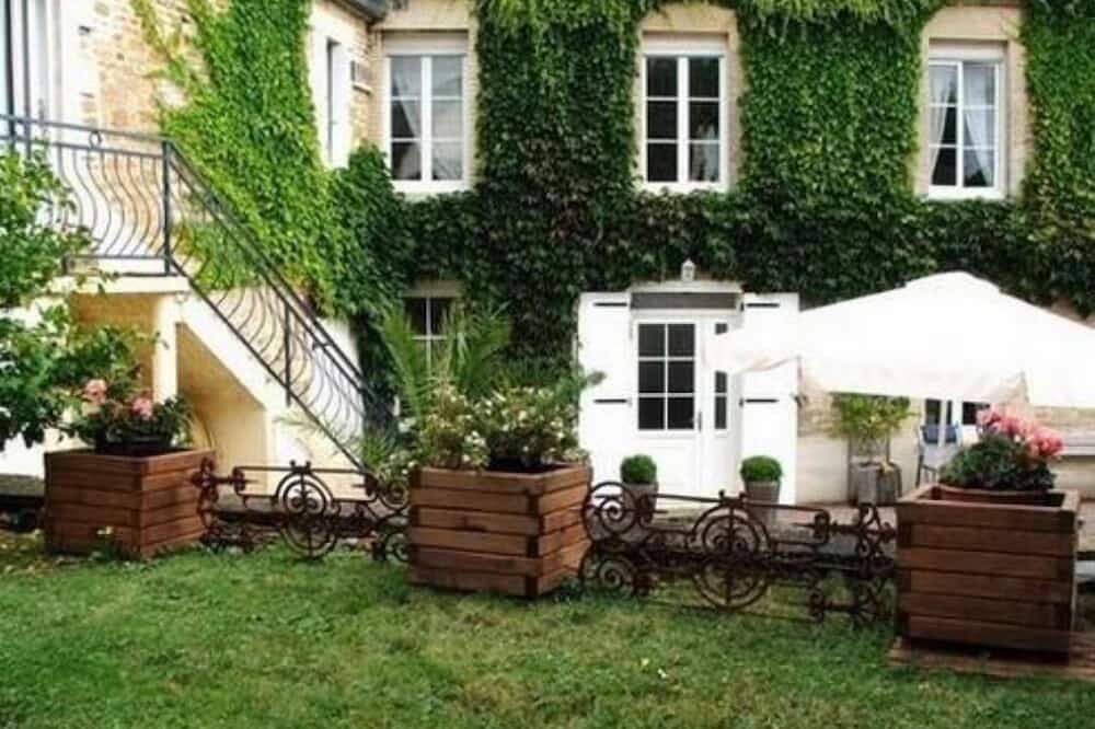 Appartement entier, Avenay: Gîte de caractère, Maison d'Hôtes en pierres de Caen in Saint-Gerbold-des-Deux-Vallées, Région de Caen