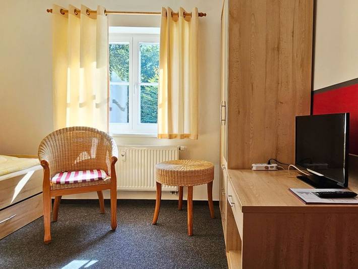 Ganze Ferienwohnung, Mollibahnhof - Heiligendamm - Komfortables Einzelzimmer im Mollibahnhof Heiligendamm nahe der Ostsee! in Heiligendamm, Rostock und Umgebung