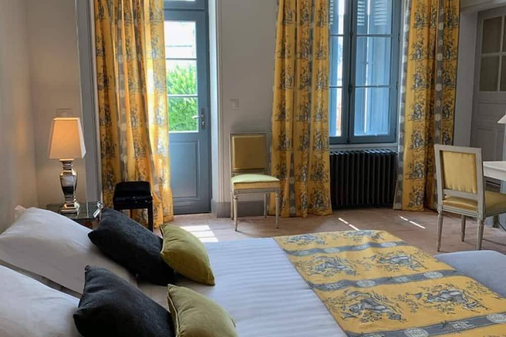 Gîte de charme avec jardin au cœur des châteaux, Wifi, parking inclus in Benais, Vallée de la Loire