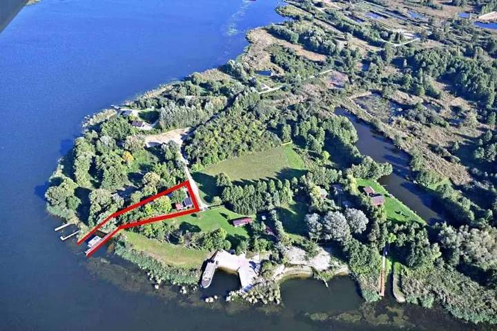 Dom dla 8 osób, z taras i ogród oraz widok na jezioro w Konin