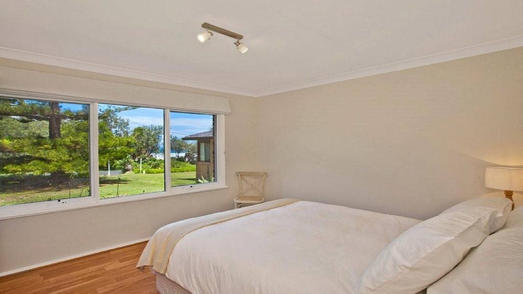 Pine View, Nord Avoca - Direkt Am Strand, Ocean Views, Pet Friendly in North Avoca, New South Wales