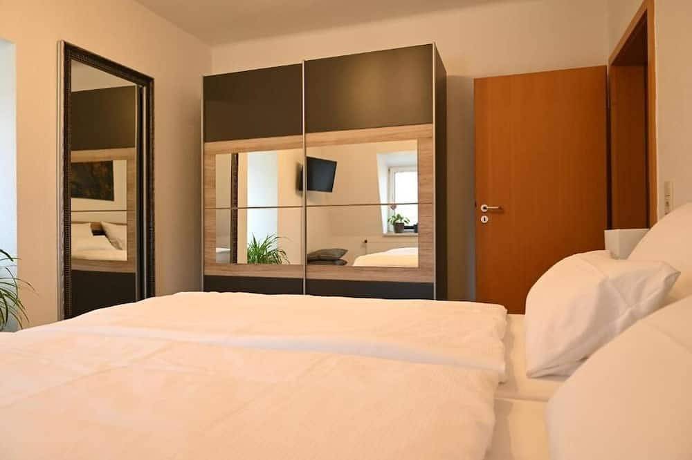 Ganze Wohnung, Ferienwohnung am Saaleknie 80qm mit Gartenidylle in Rudolstadt in Rudolstadt, Saaleland