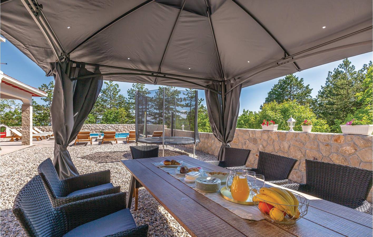 Charmante 136 m² große Ferienwohnung in der Nähe von Imotski mit Pool, Terrasse und WLAN in Imotski, Makarska Riviera