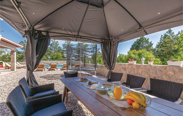 Charmante 136 m² große Ferienwohnung in der Nähe von Imotski mit Pool, Terrasse und WLAN in Imotski, Makarska Riviera