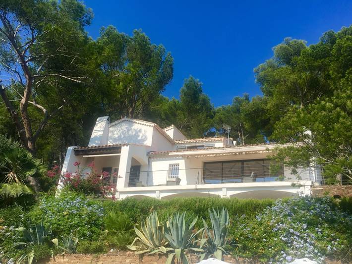 Gîte pour 6 personnes, avec terrasse et jardin dans Plage Font Brun Carqueiranne - 3