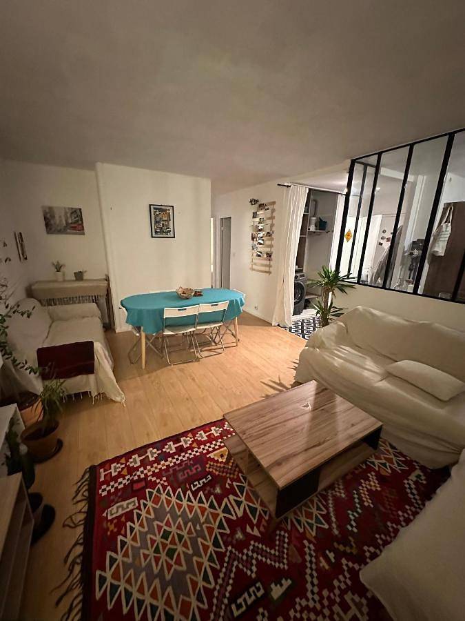 Appartement entier, T2 lumineux à 15 minutes de Paris in Colombes, Hauts-de-Seine