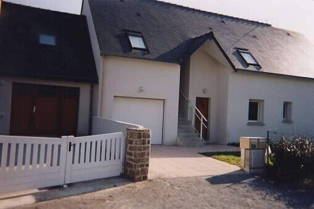 Appartement entier, Charmant appartement dans une maison calme avec vue sur mer à Damgan in Damgan, Côte des Mégalithes