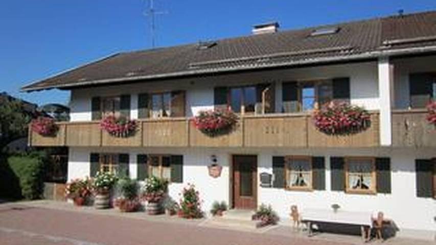 Ferienwohnung für 3 Personen, mit Garten im Tölzer Land - 2