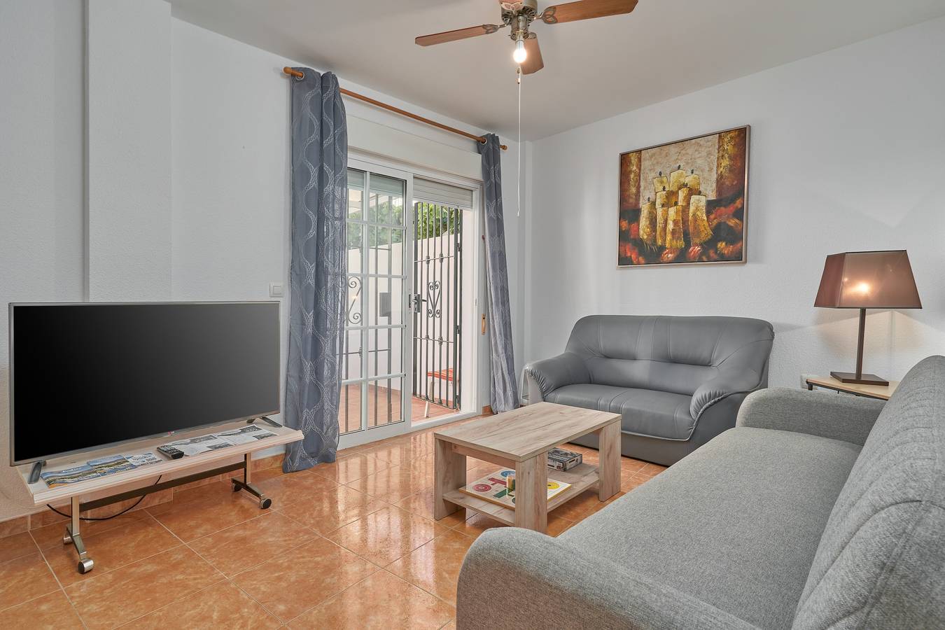 Casa de vacaciones 'Del Mar Salobreña' con piscina compartida, terraza privada y jardín compartido in Salobreña, Costa Tropical