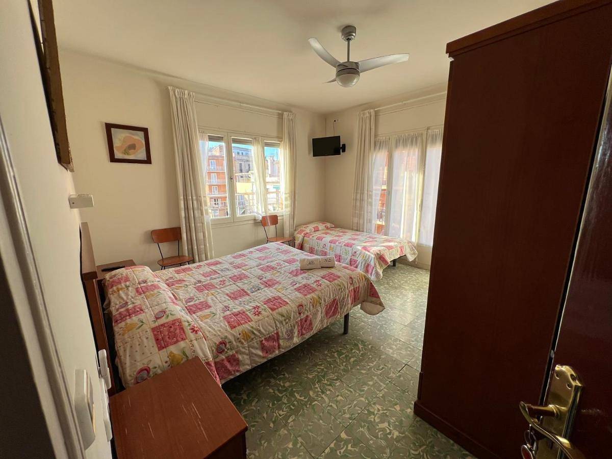 Single Room with Shared Bathroom in Platja de Sant Feliu (Sant Feliu de Guíxols), Sant Feliu de Guíxols
