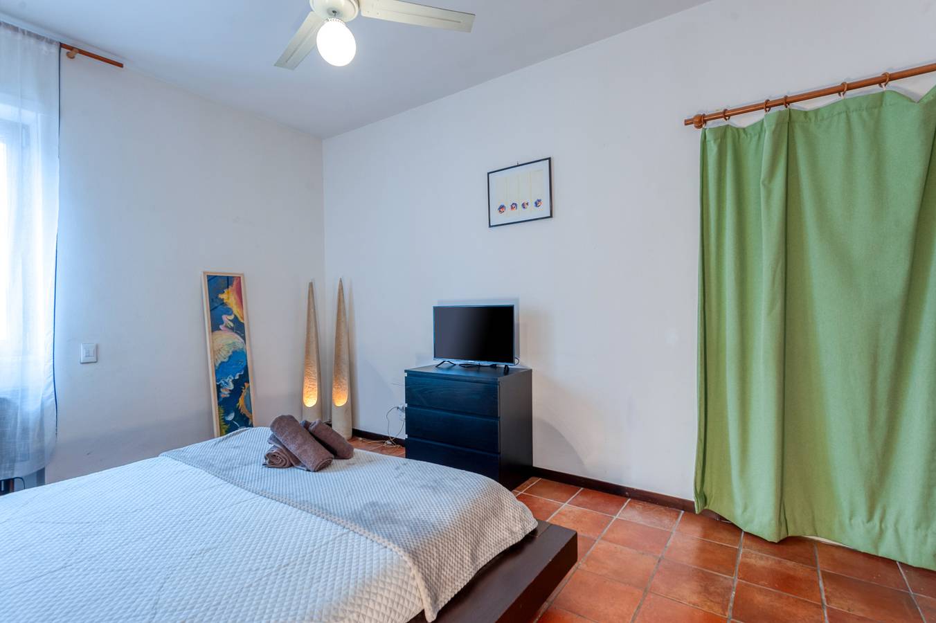 Camera 'Book House A Lecce C' con Balcone, Wi-Fi e Aria Condizionata in Lecce, Provincia di Lecce