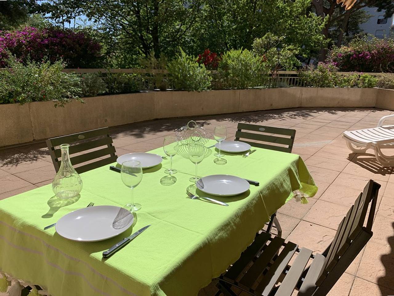 Ganze Wohnung, Ideale Ferienwohnung in Hyères: 2 Zimmer, große Terrasse, Wifi, 10 Min zum Strand in Hyeres, Parc national Port-Cros
