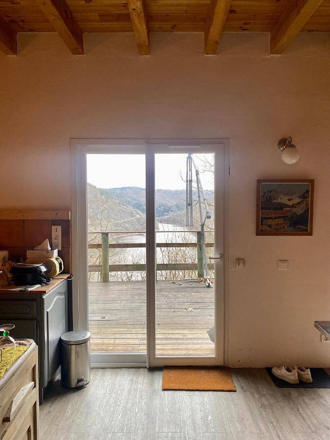 Gîte pour 6 personnes, avec vue ainsi que vue sur le lac et terrasse à Miremont - 2