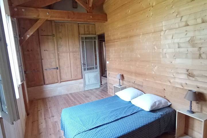 Country house with garden, at the start of hiking trails in Lalinde, Périgord Pourpre