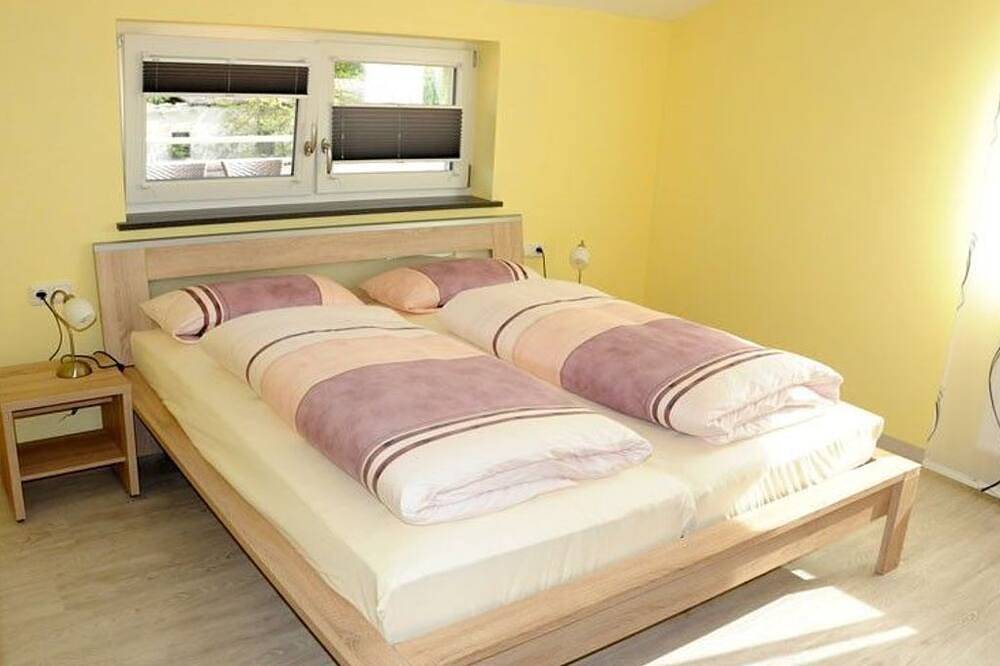 Ganze Wohnung, Ferienwohnung Carolin 65 m² mit 2 Schlafzimmern und Pool im Romantischen Franken in Oberdachstetten, Romantische Straße