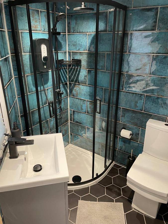 Entire apartment, Cosy cabin with private bathroom in Nottinghamshire