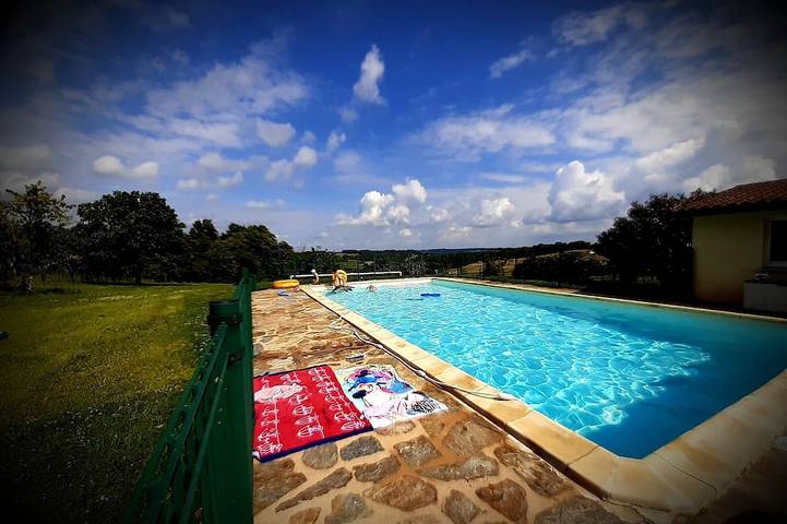 Maison de vacances pour 12 personnes, avec terrasse et jardin à Saint-Martin-de-Fressengeas