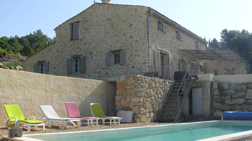 Location de vacances pour 2 personnes, avec piscine et jardin dans le Vaucluse - 2